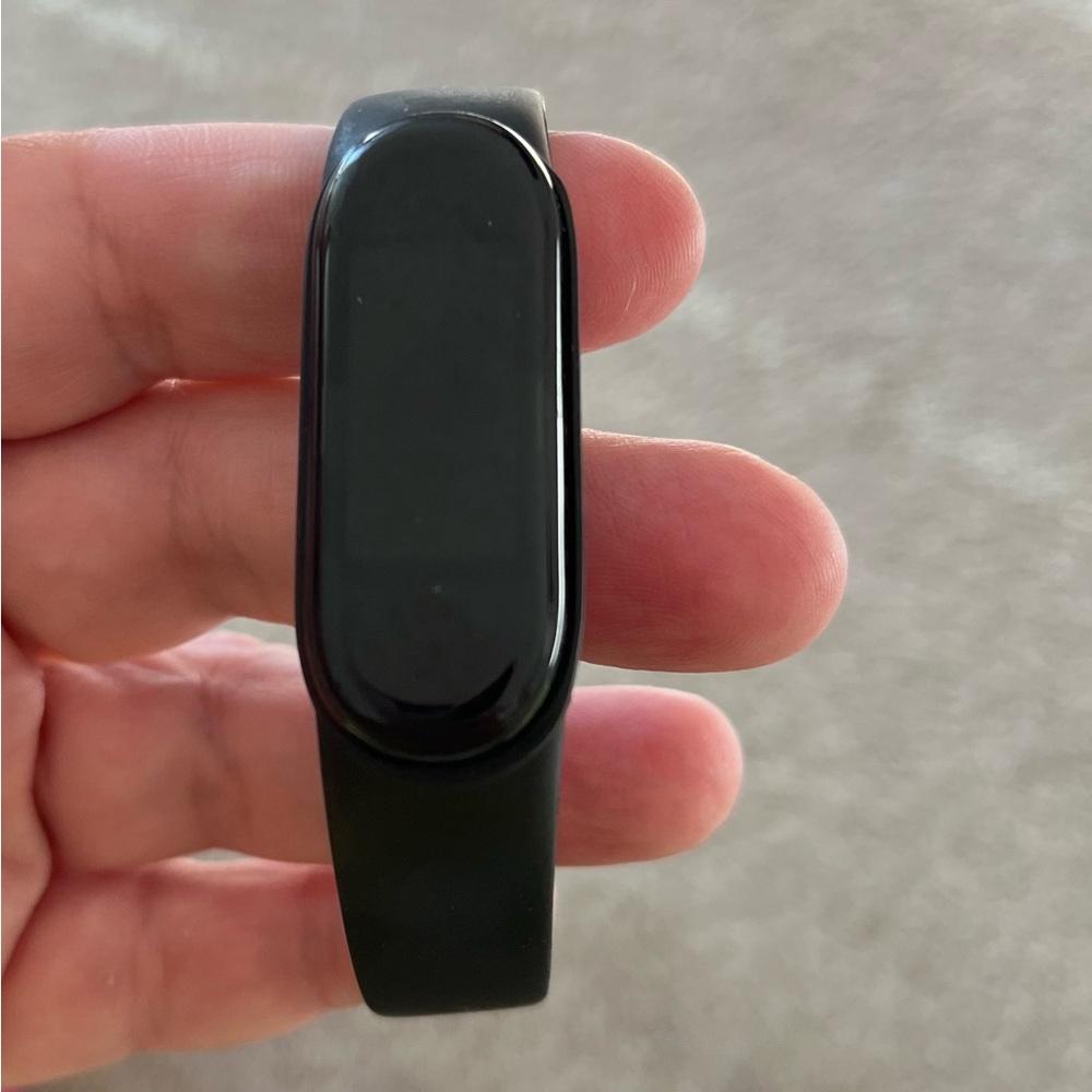 Black Fitness Tracker